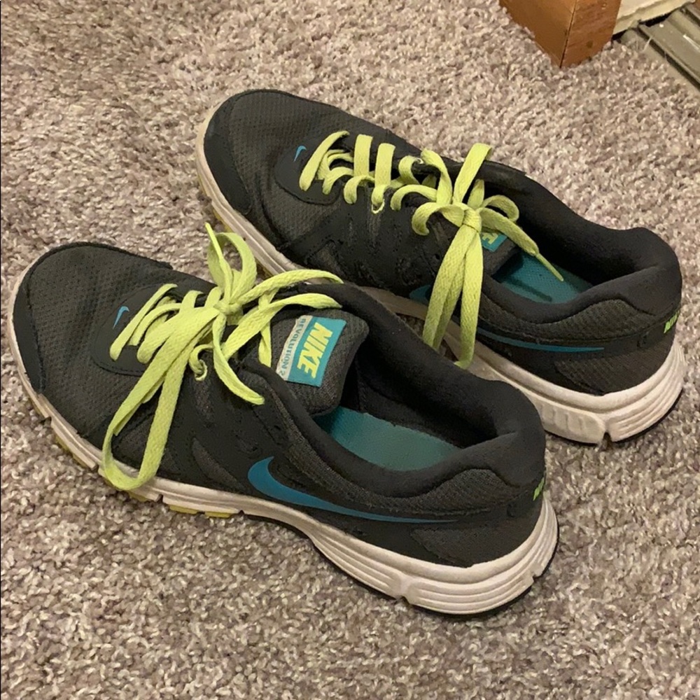 Nike tennis shoes